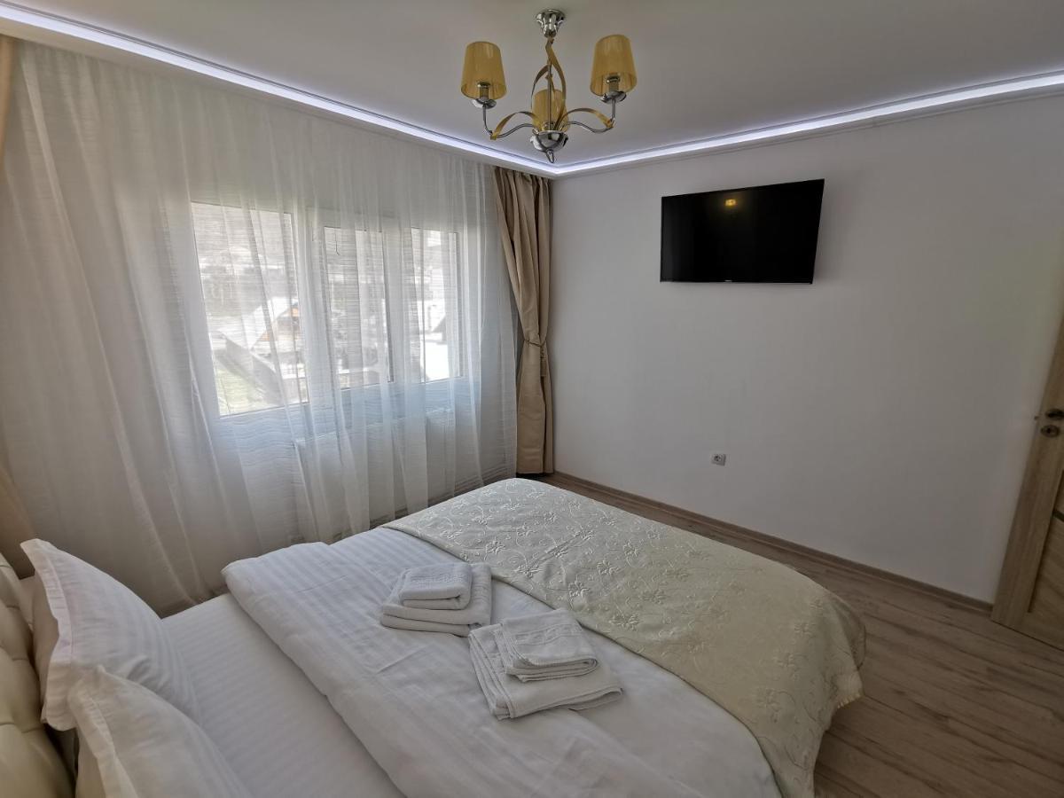 Apartament Gold Luxury Daire Tîrgu Ocna Dış mekan fotoğraf